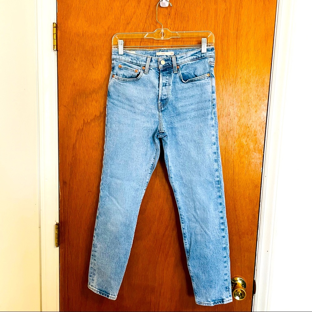 Levis Wedgie Jeans Size 27 Light Wash